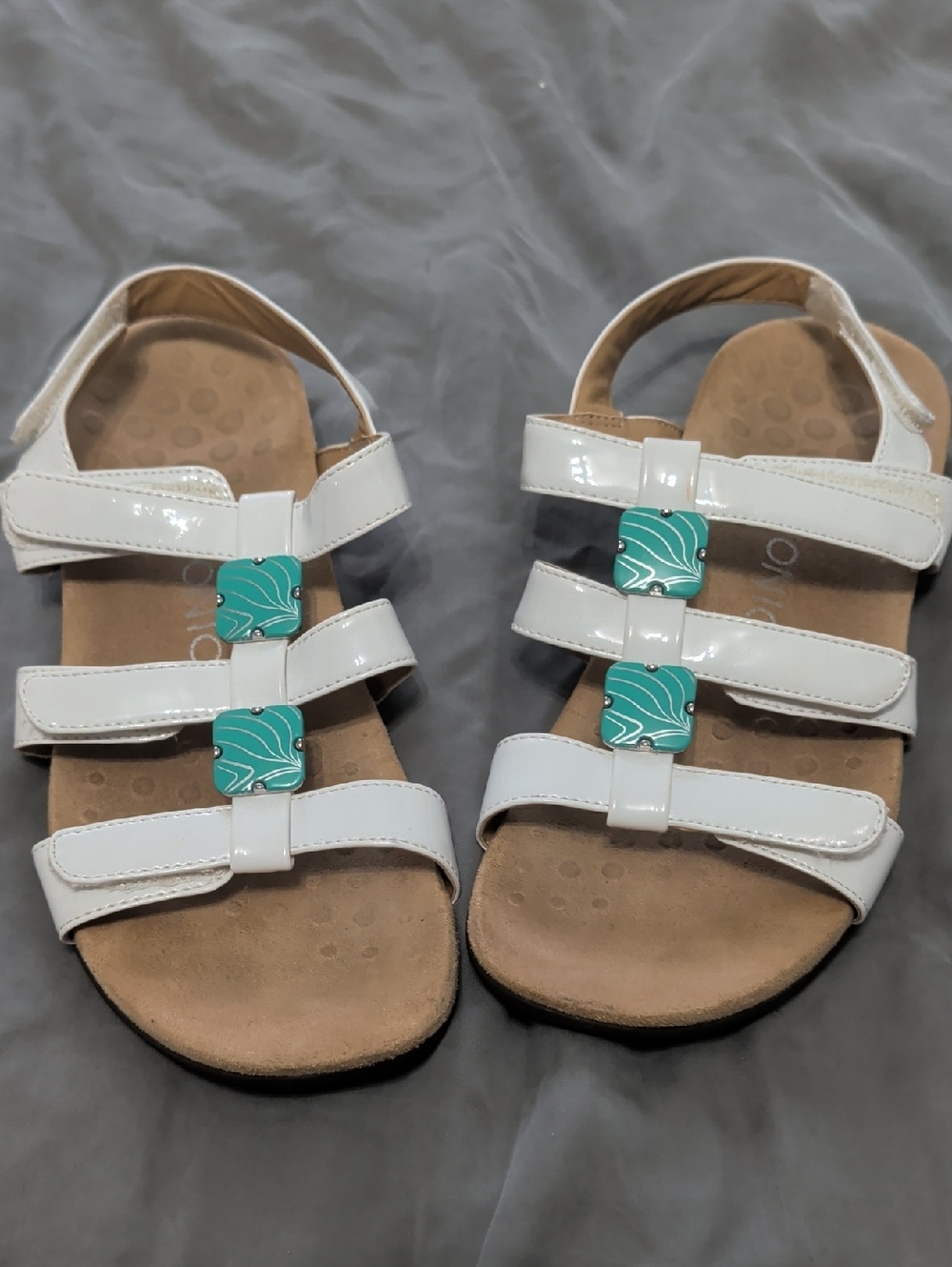Vionic 7 White Patent Strappy Sandals with Turquoise Accents